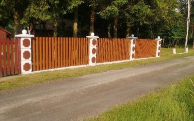 Ako Vybrať Ideálnu Farbu Kovových Latiek pre Váš Záhradný Plot? Praktické Tipy a Inšpirácie