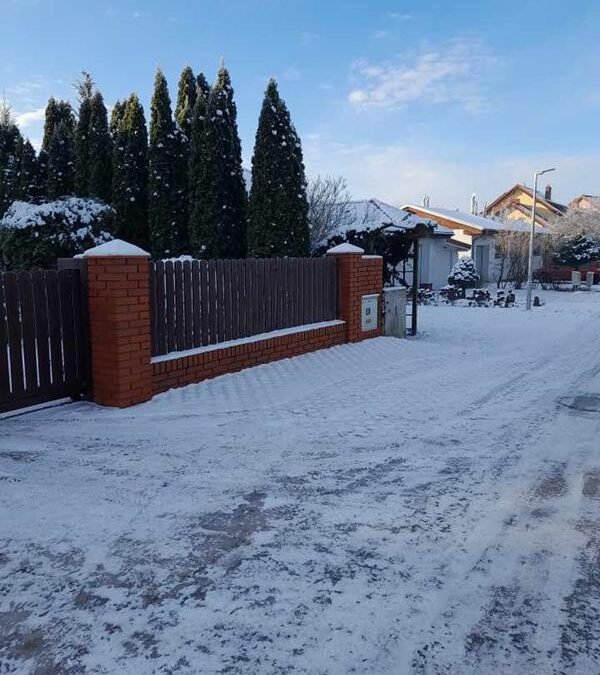 Kovové lamely v zime – ako si poradia