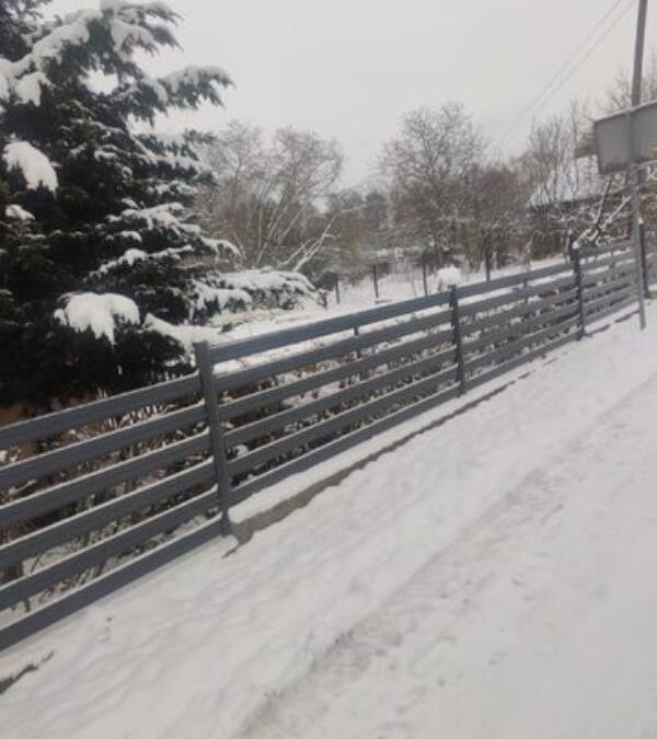 Montáž oplotenia v zime – je to možné? Fakty a mýty o práci v nízkych teplotách